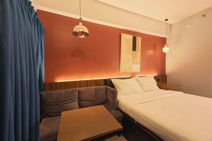 Room 6 of 28