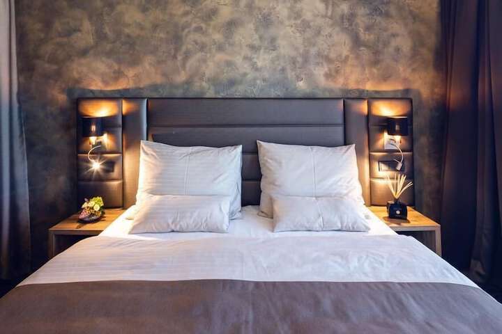 Room 10 of 40