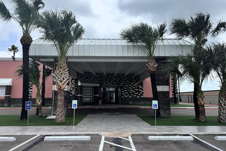 Super 8 by Wyndham Corpus Christi Airport in Corpus Christi, TX