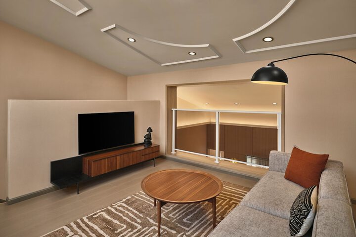 Room 46 of 102