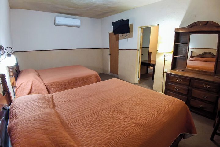 Room 28 of 114