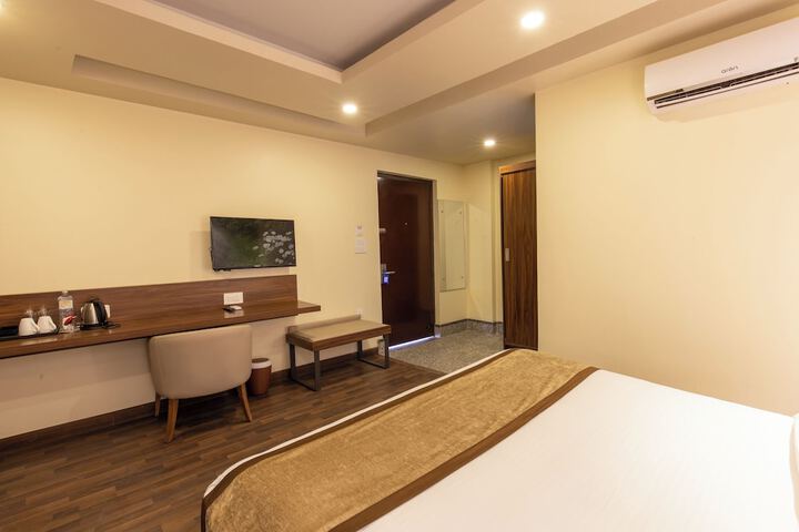Room 7 of 36