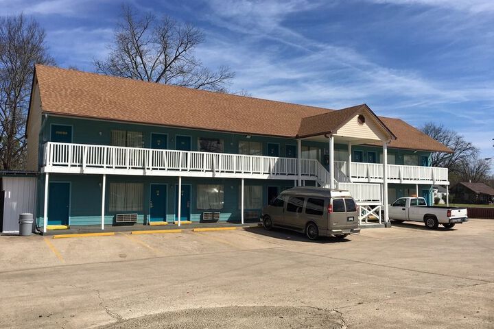 Image of THE BOLIVAR INN