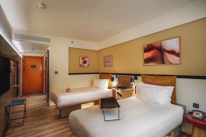 Room 16 of 57