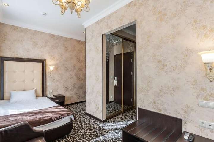 Room 20 of 143