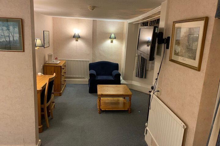 Room 13 of 27