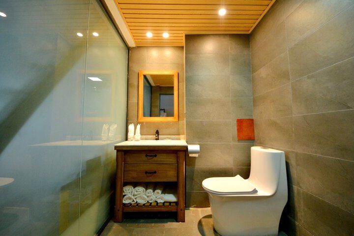 Room 44 of 48