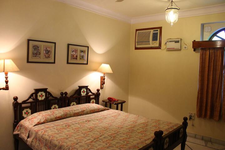 Room 6 of 39