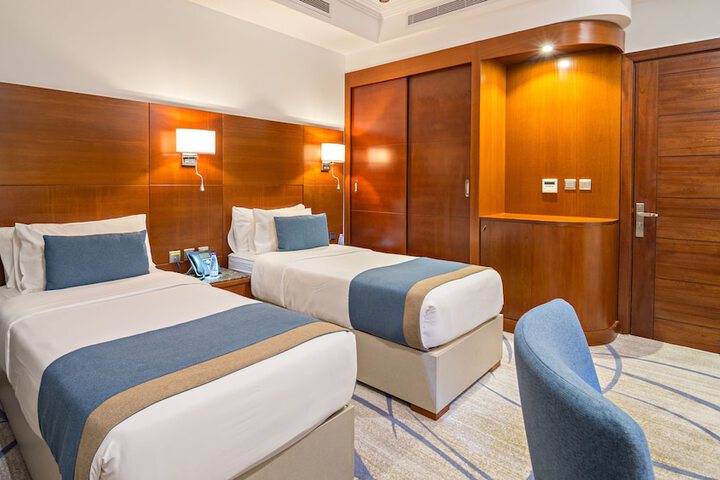 Room 21 of 84