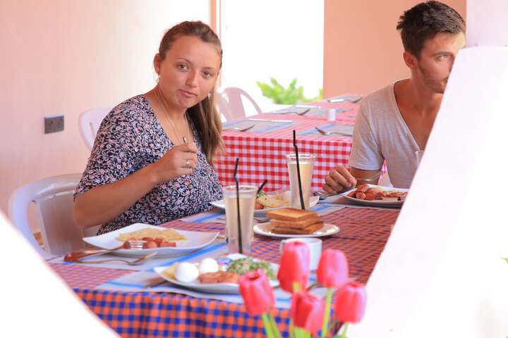 Dining 36 of 50