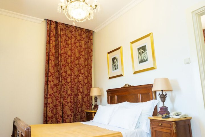 Room 25 of 52