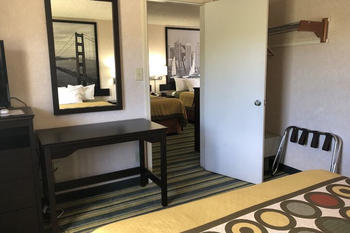 Room 8 of 28