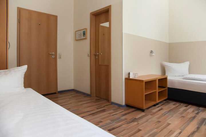 Room 31 of 60