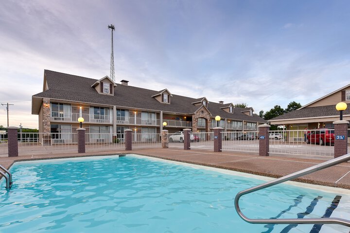 Pool 14 of 26