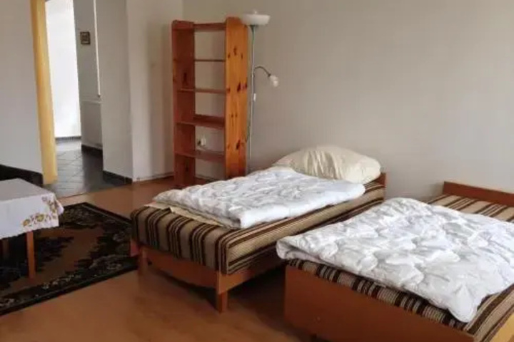 Room 2 of 6