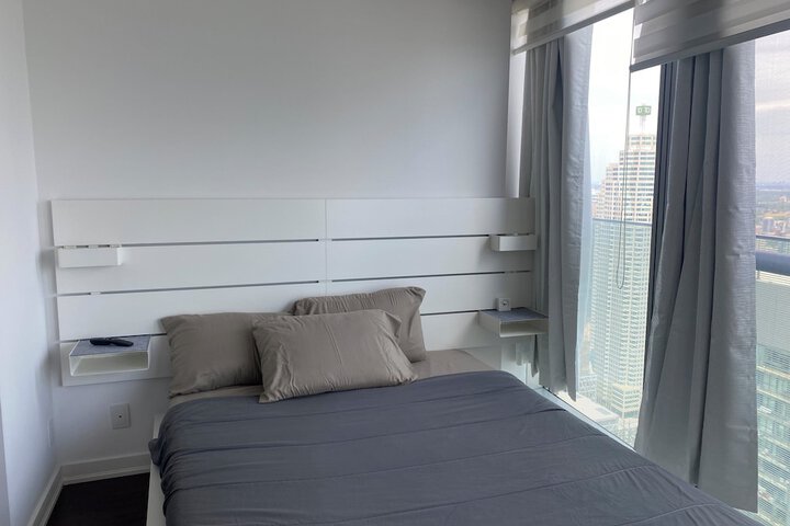 Room 14 of 90