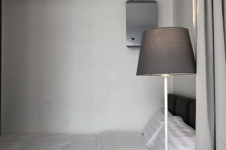 Room 9 of 34