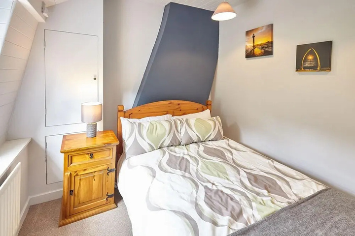 Room 3 of 12