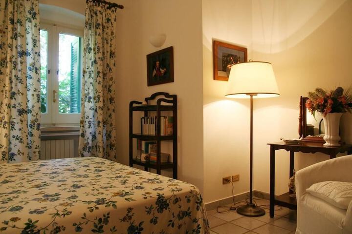 Room 6 of 34