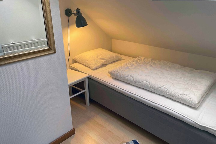 Room 49 of 189