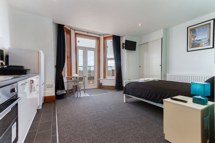 Room 3 of 39