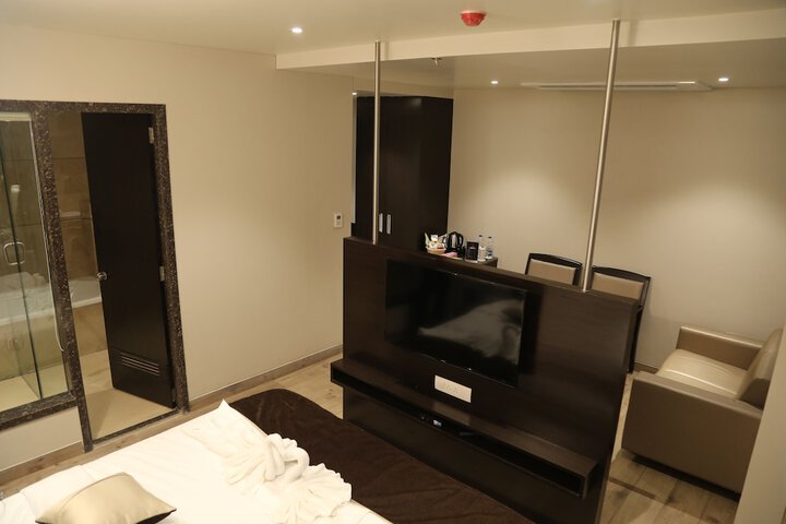 Room 8 of 46