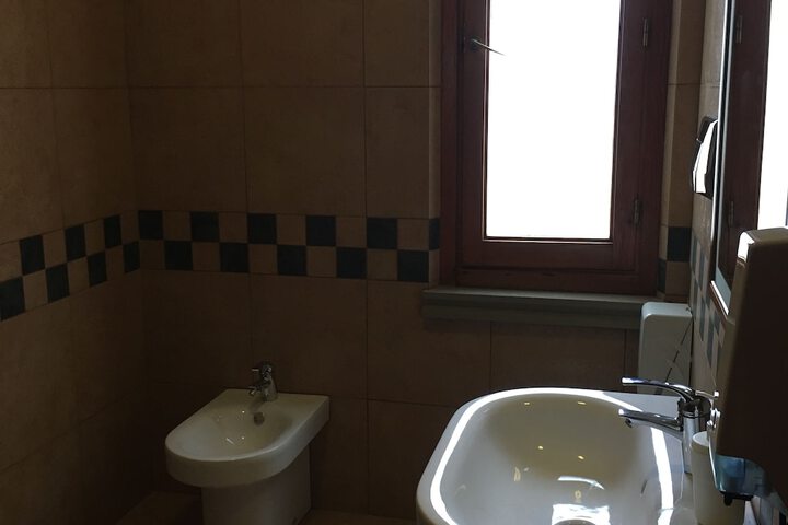 Room 7 of 28