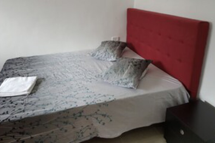 Room 4 of 7