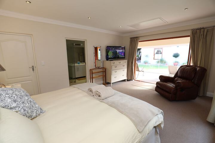 Room 4 of 40