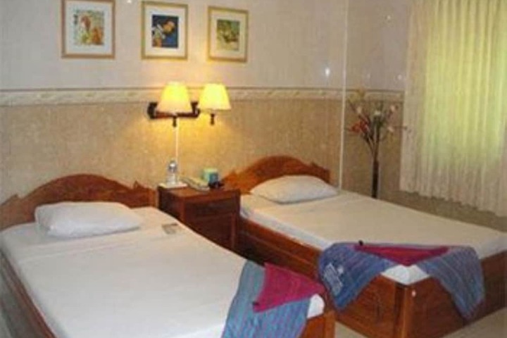 Room 11 of 29