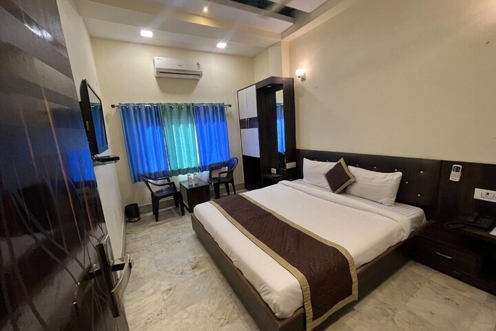 Room 10 of 19