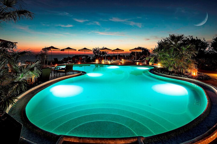 Pool 42 of 89