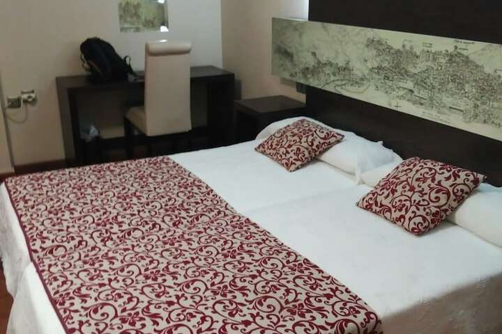 Room 8 of 43