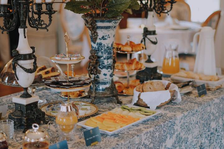 Dining 64 of 103