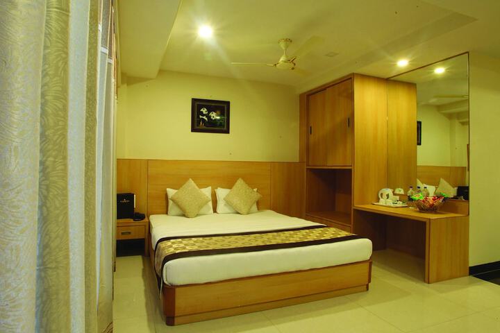 Room 8 of 31