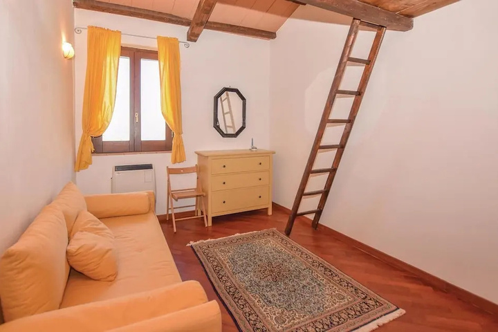 Room 2 of 15