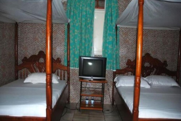 Room 5 of 20