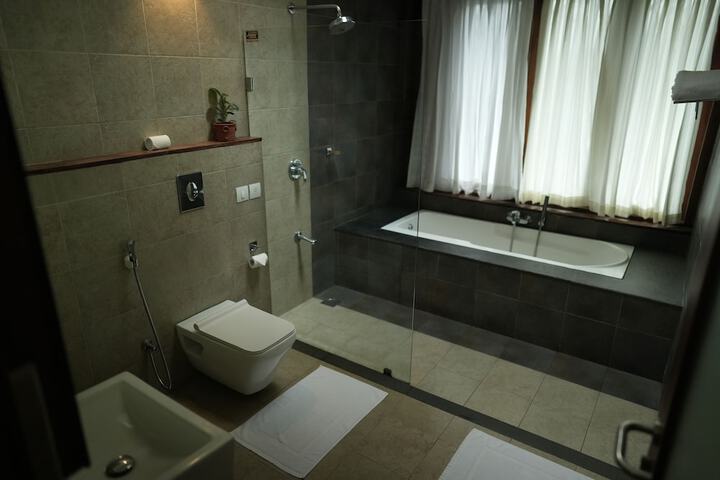Room 28 of 138