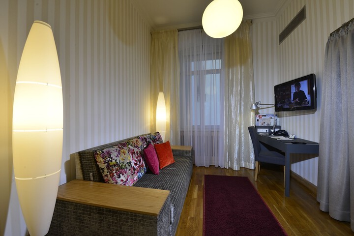 Room 22 of 45