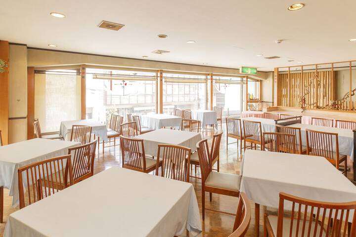 Dining Photos