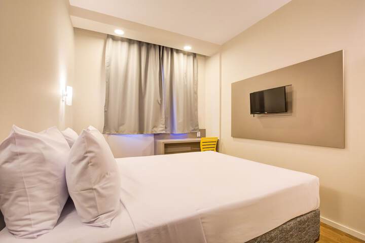 Room 7 of 40