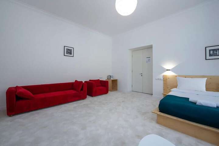 Room 10 of 36