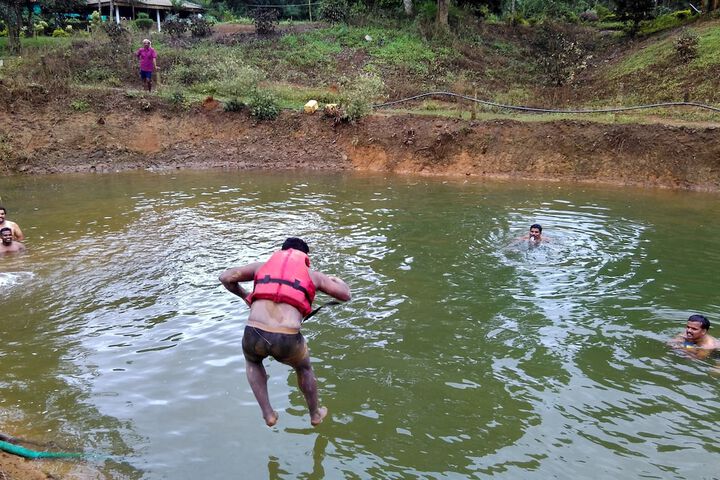 Pool 32 of 169