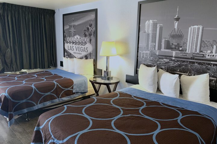 1 Queen Bed (18 of 18)