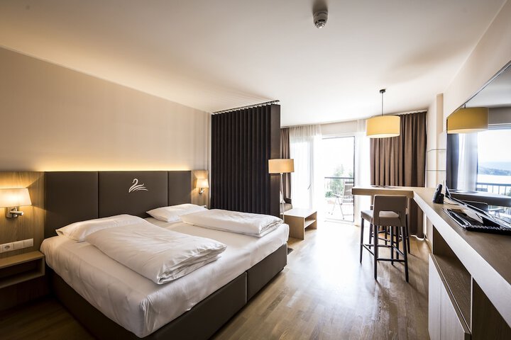 Room 2 of 56