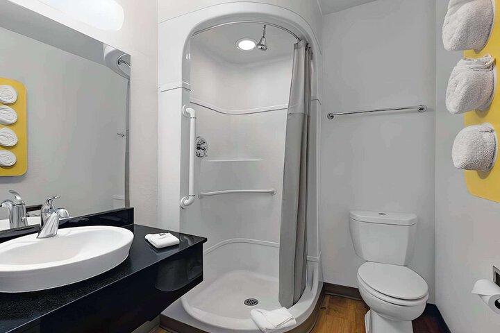 2 Double Beds (10 of 20)