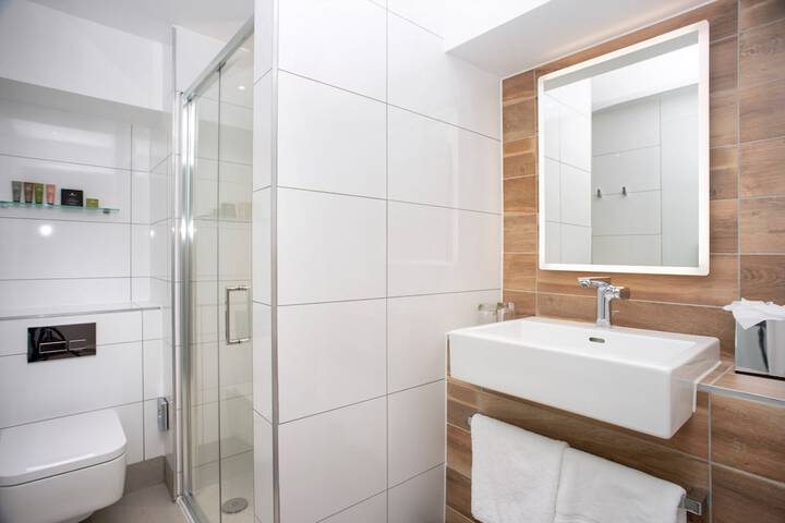 Room 52 of 110