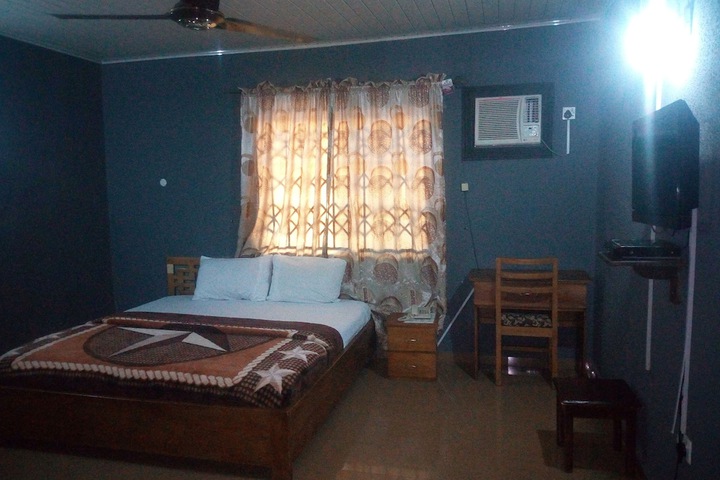 Room 12 of 13