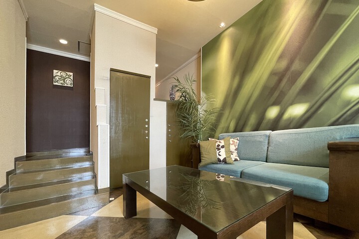 Room 4 of 22