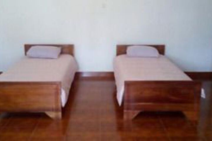 Room 6 of 19